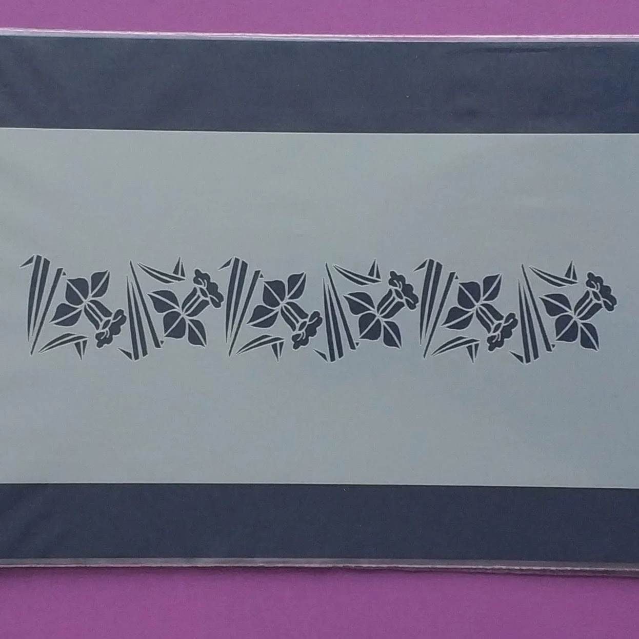 Daffodil Border Design Stencil Small