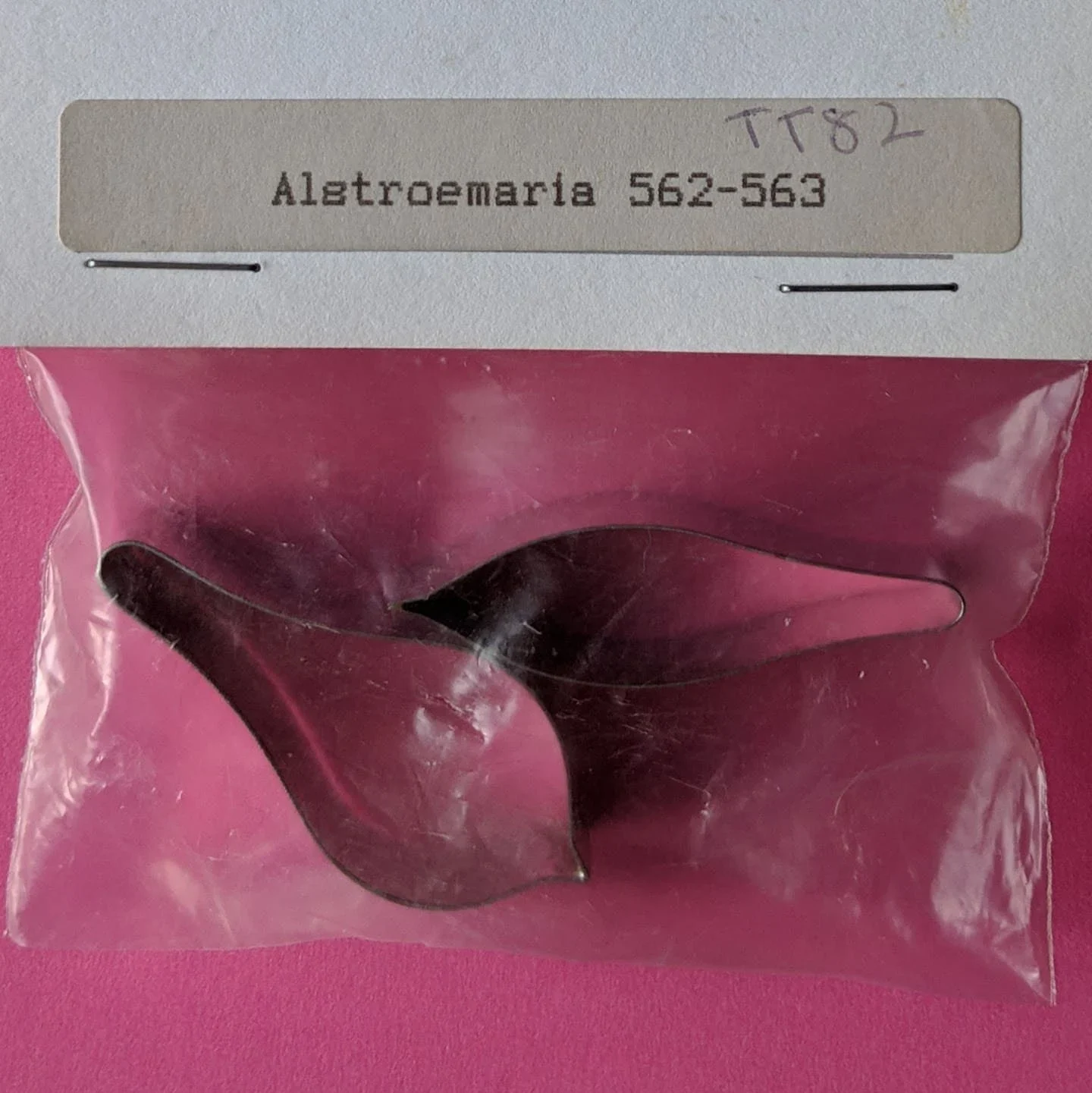 Alstroemeria Lily Flower Cutter